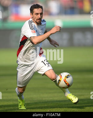 Hanover, Germany. 22nd Aug, 2015. Leverkusen's Roberto Hilbert in action during the German Bundesliga soccer match between Hannover 96 and Bayer 04 Leverkusen at the HDI-Arena in Hanover, Germany, 22 August 2015. Credit:  dpa picture alliance/Alamy Live News Stock Photo