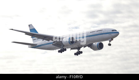 Kuwait Airways Boeing 777 9K-AOA coming into land at London Heathrow Airport LHR Stock Photo