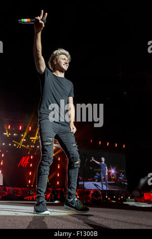 Milwaukee, Wisconsin, USA. 25th Aug, 2015. Singer NIALL HORAN of One Direction performs live at Miller Park Stadium during their On The Road Again tour in Milwaukee, Wisconsin Credit:  Daniel DeSlover/ZUMA Wire/Alamy Live News Stock Photo