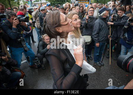 London, UK. 26th Aug, 2015. Charlotte Church joins Requiem for Arctic Ice on the 18th day sending a message to Shell company to stop drilling in the Arctic.Charlotte sang 'This Bitter Earth' a song by Max Richter and Diane Washington. Credit:  Velar Grant/ZUMA Wire/Alamy Live News Stock Photo