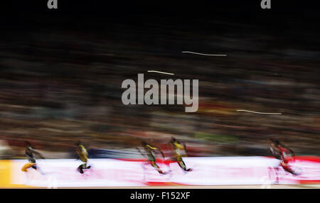 Beijing, China. 27th Aug, 2015. Athletes compete during the men's 200m final at the 2015 IAAF World Championships at the 'Bird's Nest' National Stadium in Beijing, capital of China, Aug. 27, 2015. © Fei Maohua/Xinhua/Alamy Live News Stock Photo
