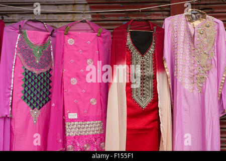 Kashmiri Dresses at best price in Mumbai by Kalpana Crafts- The Pashmina  Store | ID: 8460597833
