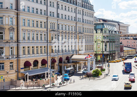 MOSCOW, RUSSIA - AUGUST 23, 2015: Balchug street in Moscow city. Baltschug Street - one of the oldest streets of Moscow, which a Stock Photo