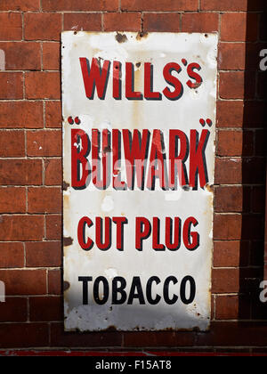 Wills bulwark cut plug tobacco hi-res stock photography and images