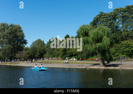 The boating lake in Regent's Park, London, England, UK Stock Photo