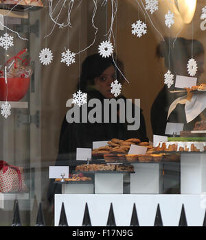 Lily Allen, Singer seen shopping in Nottinghill with her mother, London 2013 Stock Photo