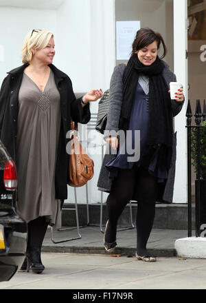 Lily Allen, Singer seen shopping in Nottinghill with her mother, London 2013 Stock Photo