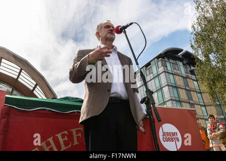 Sheffield, UK, 29th August 2015. Jeremy Corbyn at The Crucible Theatre Sheffield for a Labour Party Leadership campaign rally. Credit:  Jeremy Abrahams / Alamy Live News Stock Photo