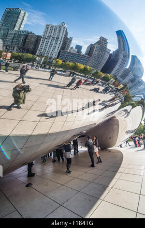 Visitors at Cloud Gate, The Bean, Chicago, Millennium Park Stock Photo