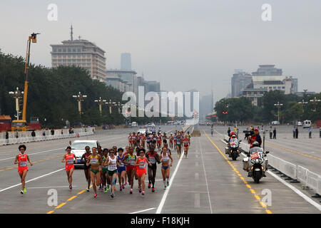 Beijing, China. 30th Aug, 2015. Athletes pass the Tiananmen Square as they compete in the Women's Marathon race at the 15th International Association of Athletics Federations (IAAF) Athletics World Championships in Beijing, China, 30 August 2015. Credit:  dpa picture alliance/Alamy Live News Stock Photo