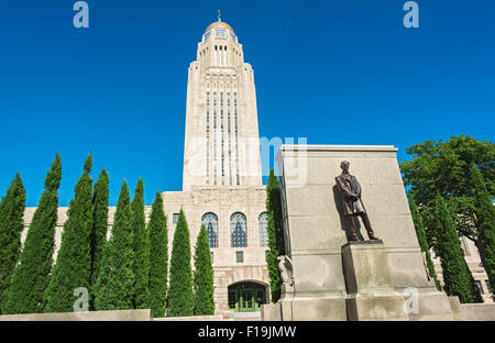 Nebraska, Lincoln, State Capitol Building, built 1922-32, Abraham Lincoln sculpture by Daniel Chester French Stock Photo