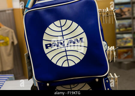 Vintage Pan Am cabin bag - USA Stock Photo