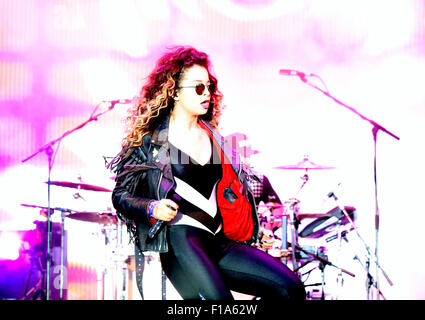 Portsmouth, UK. 30th August 2015. Victorious Festival - Sunday  Elle Eyre performing  on  Stage, at the Victorious Festival Credit: UKNIP / Alamy Live News Stock Photo