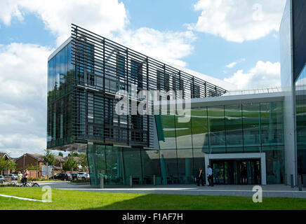 The Manchester Cancer Research Centre building, designed by Wilson Mason LLP.  Wilmslow Road, Withington, Manchester, UK Stock Photo