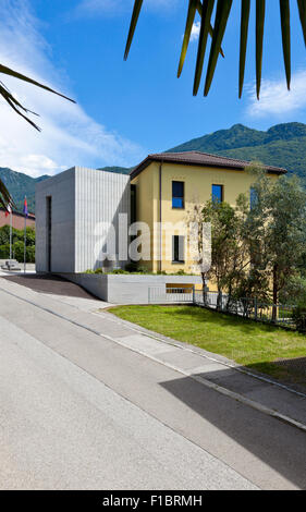 yellow house, view from the road Stock Photo