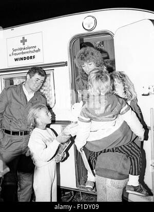 Border crossing station Suben, between Germany and Austria, first east-Germany refugees arrive in West Germany, after escape Stock Photo