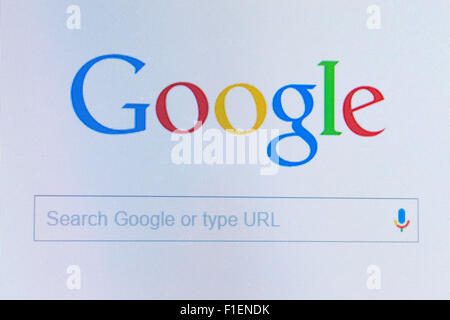 1 September 2015. Google modernized it's logo after many years. The Serif letter has been replaced by a Sans Serif type. Image taken from a TFT screen. Credit:  David Bleeker Photography.com/Alamy Live News Stock Photo