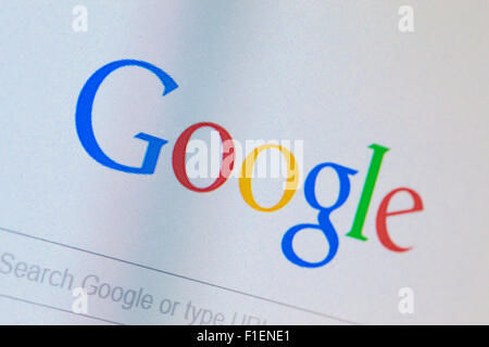 1 September 2015. Google modernized it's logo after many years. The Serif letter has been replaced by a Sans Serif type. Image taken from a TFT screen. Credit:  David Bleeker Photography.com/Alamy Live News Stock Photo