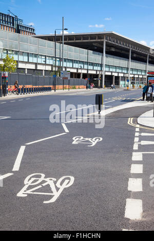 28 August 2015 - London, UK - The north-south bicycle super highway is ready in the St Pancras and King's Cross area Stock Photo