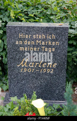 Grab von Marlene Dietrich, Friedhof, Serlin-Steglitz. Stock Photo