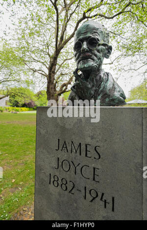 James Joyce bust on plinth in St Stephens Green, Dublin, Ireland. Stock Photo