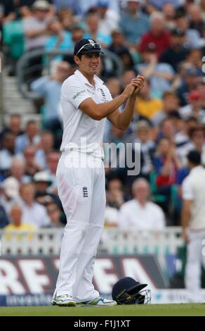 England’s Captain Alastair Cook  seen during the Investec Ashes Test Series match between England and Australia at The Oval in London. August 20, 2015. James Boardman / Telephoto Images +44 7967 642437 Stock Photo