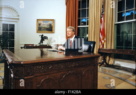 United States President Jimmy Carter delivers his Address to the Nation on Inflation from the Oval Office of the White House in Washington, DC on October 24, 1978. Credit: CNP - NO WIRE SERVICE - Stock Photo