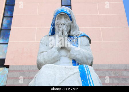 Statue of Saint (Mother) Teresa outside St Paul's Roman Catholic Cathedral, Bulevardi Zhan D'Ark, Tirana, Albania Balkans Europe Stock Photo