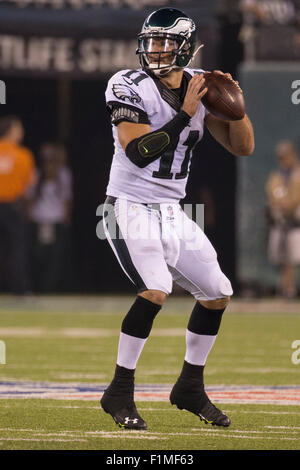 New York Jets quarterback Tim Tebow (15) warms up before of an NFL football  game against the Buffalo Bills on Sunday, Dec. 30, 2012, in Orchard Park,  N.Y. (AP Photo/Bill Wippert Stock