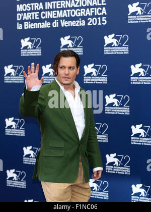 Venice, Italy. 4th Sep, 2015. Actor Johnny Depp attends the photocall for film 'Black Mass' during the 72nd Venice Film Festival in Venice, Italy, Sept. 4, 2015. © Jin Yu/Xinhua/Alamy Live News Stock Photo