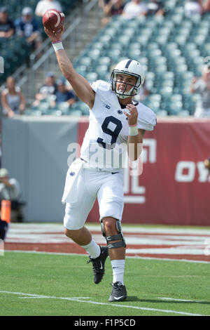 September 5, 2015: Penn State Nittany Lions quarterback Trace McSorley (9) throws the ball during warm-ups prior to the NCAA football game between the Penn State Nittany Lions and the Temple Owls at Lincoln Financial Field in Philadelphia, Pennsylvania. Stock Photo