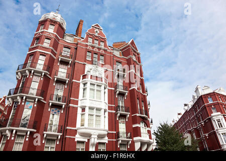 Oxford and Cambridge Mansions - Beautiful period residential blocks on Old Marylebone Road, London, UK Stock Photo