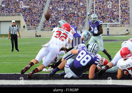 Manhattan, Kansas, USA. 05th Sep, 2015. The Kansas State Wildcats offense fumbles the ball on a first quarter running play during the NCAA Football game between South Dakota Coyotes and Kansas State at Bill Snyder Family Stadium in Manhattan, Kansas. Kendall Shaw/CSM/Alamy Live News Stock Photo