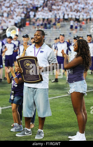 Manhattan, Kansas, USA. 05th Sep, 2015. Former quarterback Michael Bishop was inducted into the K-State Hall of Fame during halftime ceremonies in action during the NCAA Football game between South Dakota Coyotes and Kansas State at Bill Snyder Family Stadium in Manhattan, Kansas. Kendall Shaw/CSM/Alamy Live News Stock Photo