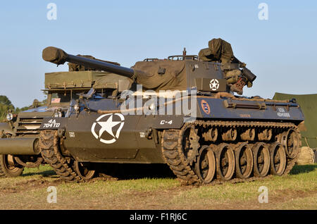 M18 Hellcat Tank Destroyer (Gun Motor Carriage) with M3 Half-track behind, Cosby Victory Show, Leicestershire, UK, 2015. Credit:  Antony Nettle/Alamy Live News Stock Photo