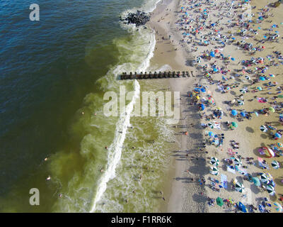 Long Branch, NJ, USA. 6th September, 2015. US Weather: Crowds of beach-goers are seen in aerial photos of the Jersey Shore on Labor Day Weekend, they unofficial end of summer in the region Credit:  Patrick Morisson/Alamy Live News Stock Photo