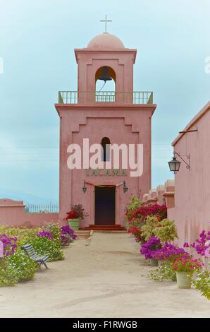 Peruvian Pisco and wine production in vineyards near Ica, Peru Stock Photo