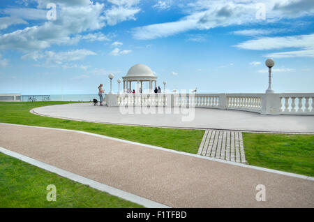 East Bexhill-on-Sea, Sussex, England, UK. Edwardian seafront Colonnade, 1911, built to mark the coronation of King George V Stock Photo