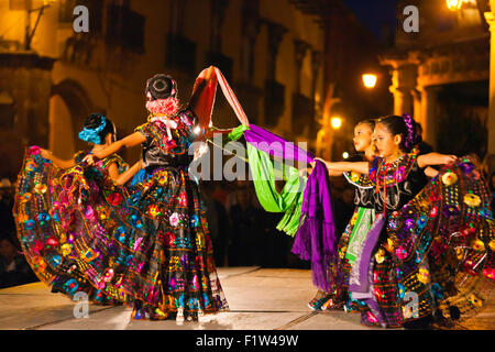 DANCERS perform in the Jardin or Central Square during the annual FOLK DANCE FESTIVAL - SAN MIGUEL DE ALLENDE, MEXICO Stock Photo