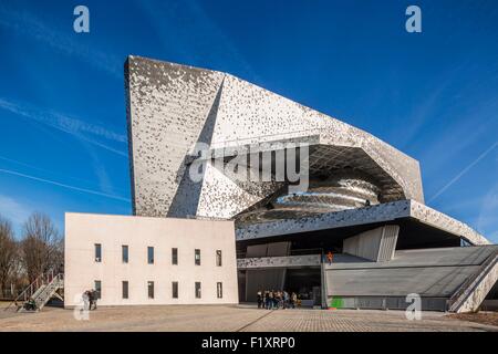 France, Paris, The Philarmonie de Paris by the architecte Jean Nouvel, finishing touch Stock Photo