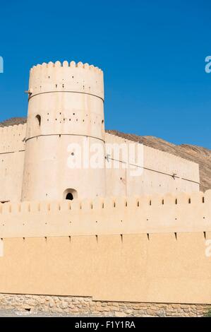 Sultanate of Oman, gouvernorate of Ad-Dakhiliyah, Djebel Akhdar in the Al Hajar Mountains range, Birkat Al-Mawz at the foot of Sayq Plateau, Bait al Radidah Fort Stock Photo