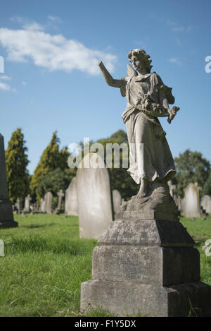 Angel headstone in Kingston Cemetery, Kingston-upon-Thames Stock Photo