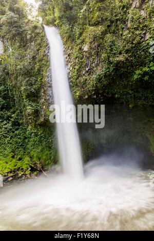 Costa Rica, Alajuela province, La Fortuna, the Catarata de la Fortuna, a 70m waterfall