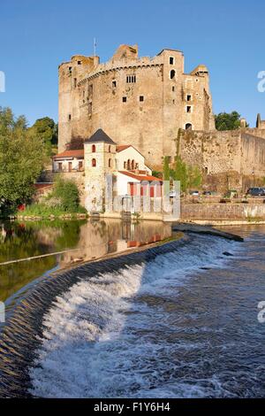France, Loire Atlantique, Clisson castle and the Sevre river Stock Photo