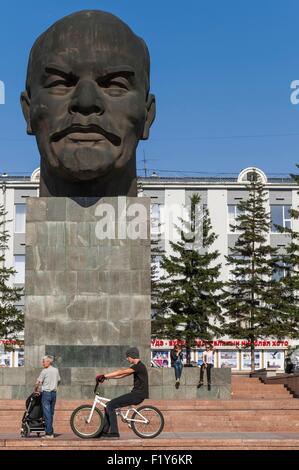 Russia, Siberia, Republic of Buryatia, Ulan-Ude, city center, Soviet Square, Lenin head 42 tons, the world's largest Stock Photo