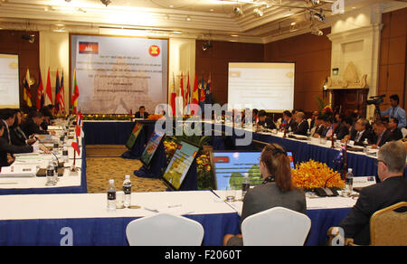 Phnom Penh. 9th Sep, 2015. Photo taken on Sept. 9, 2015 shows the closing ceremony of the 19th Meeting of the ASEAN Directors-General of Immigration Department and Heads of Consular Affairs Divisions of the Ministries of Foreign Affairs in Phnom Penh, Cambodia. ASEAN immigration chiefs pledged closer cooperation to prevent transnational crimes, such as illegal immigration and human smuggling, Gen. Sok Phal, chief of the Cambodia's General Department of Immigration, said on Wednesday. © Sovannara/Xinhua/Alamy Live News Stock Photo