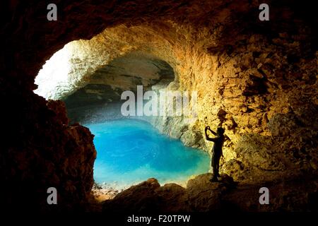 France, Vaucluse, Fontaine de Vaucluse, The Abyss, resurgent La Sorgue Stock Photo