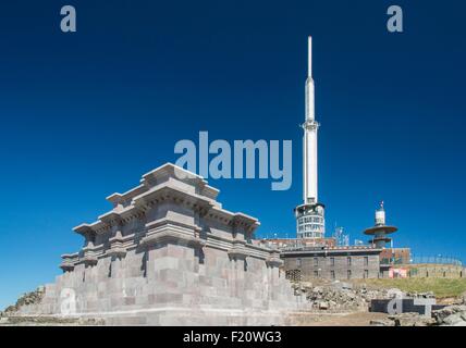 France, Puy de Dome, Orcines, Chaine des Puys, Regional Natural Park of the Auvergne Volcanoes, the Puy de Dome summit with its antenna and the Mercure temple Stock Photo