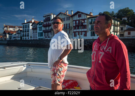 Fishing party between friends in the Basque country (France). Ciboure (64500), Pyrénées-Atlantiques (64), Aquitaine, France. Stock Photo