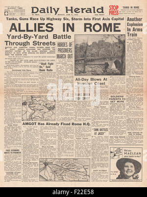 1944 Daily Herald front page reporting allied forces enter Rome Stock Photo